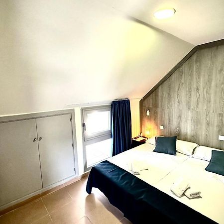 Hostal Myd Pantano Pelayos de la Presa Esterno foto