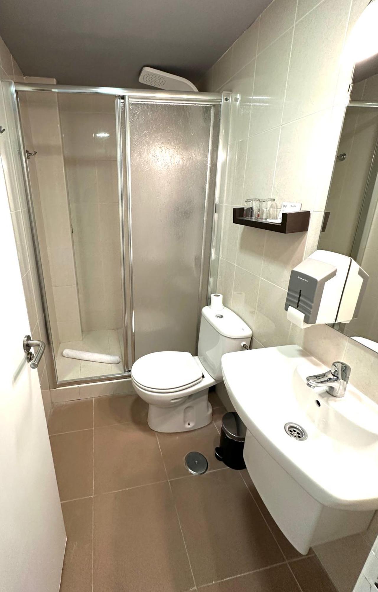 Hostal Myd Pantano Pelayos de la Presa Esterno foto