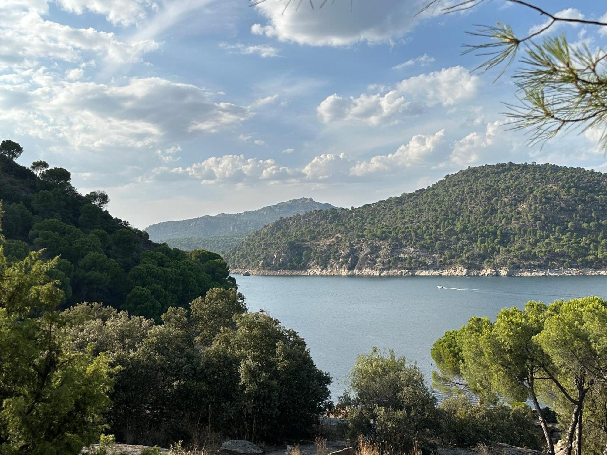 Hostal Myd Pantano Pelayos de la Presa Esterno foto