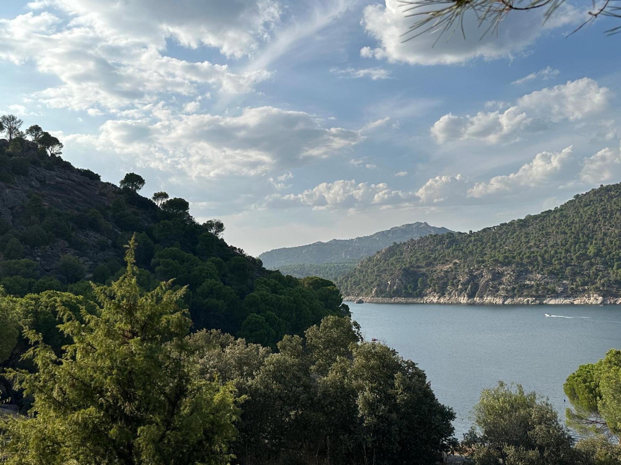 Hostal Myd Pantano Pelayos de la Presa Esterno foto